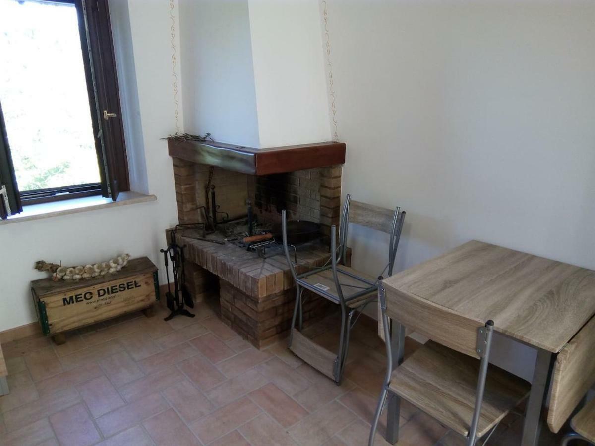 Casale Di Burano Apartment Onano Luaran gambar
